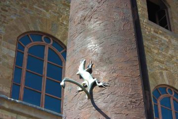 Dettaglio della lucertola sulla meridiana di fronte al Museo Galileo