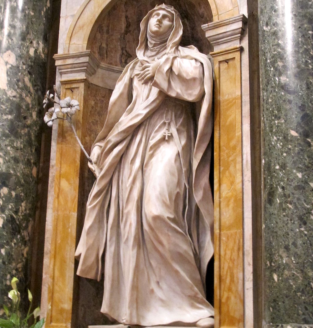La statua di Santa Caterina da Siena nel Duomo di Siena nella Cappella Chigi, foto di Ercole Ferrata