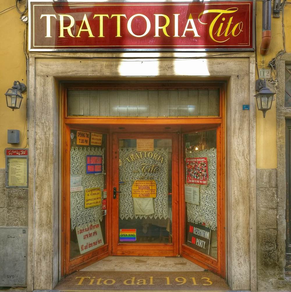 Ingresso dell'Antica Trattoria da Tito dal 1913 in via San Gallo a Firenze
