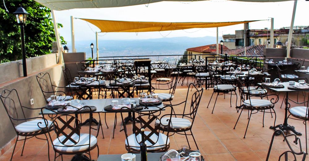 La terrazza del ristorante Terrazza 45 a Fiesole, Firenze