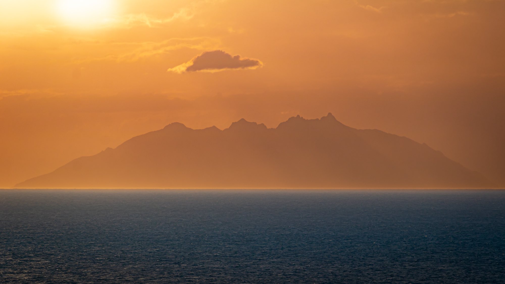 Isola del Giglio al tramonto, Arcipelago Toscano