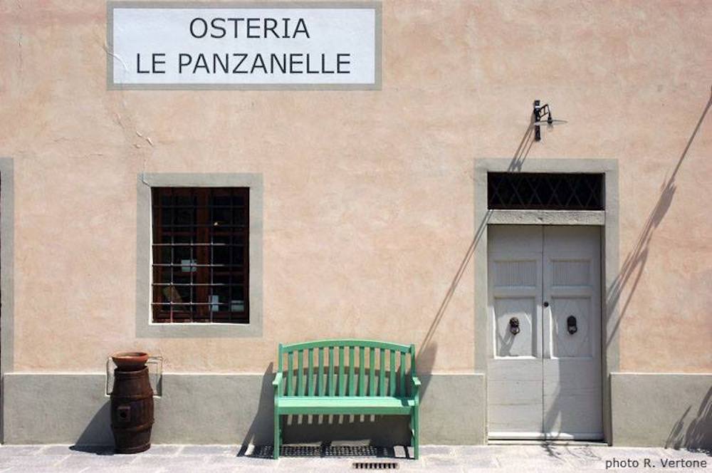 Ingesso dell'Osteria Le Panzanele a Radda in Chianti, Toscana