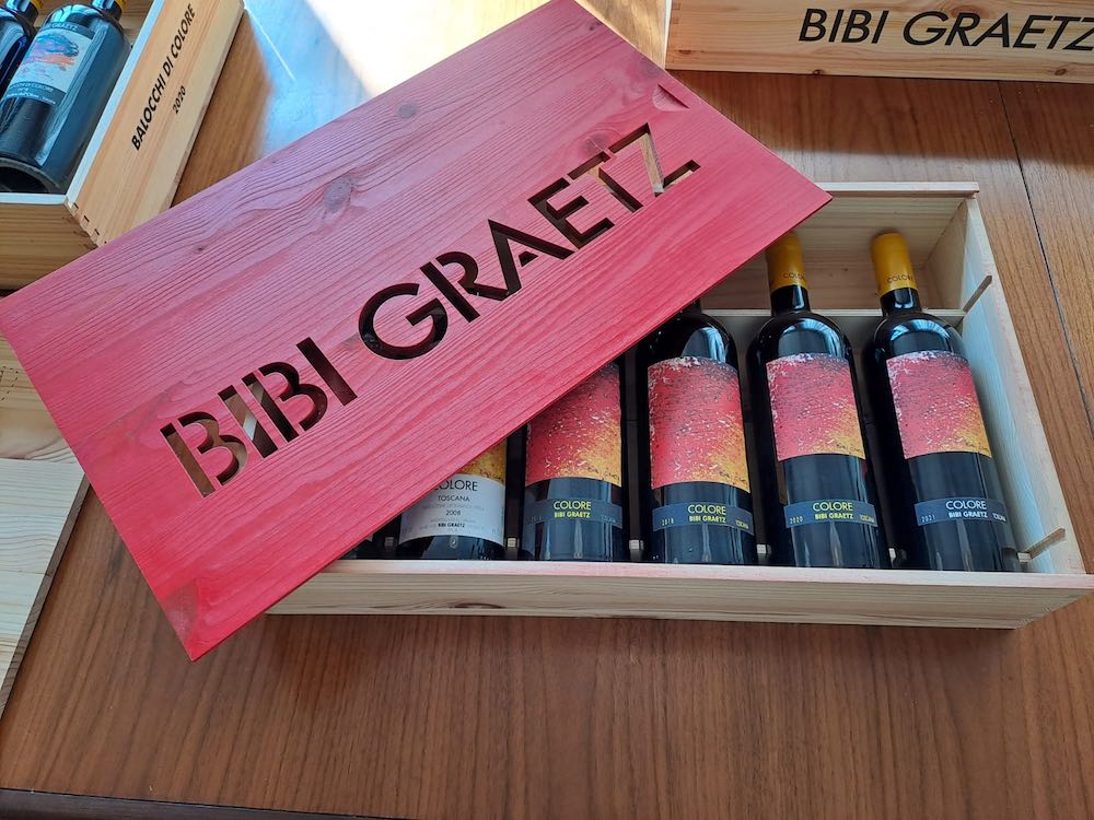 Una confezione regalo del vino Colore di Bibi Graetz