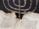 Immagine della Bibbia con candelabro ebraico