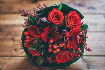 Mazzo di fiori rossi per San Valentino