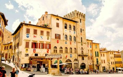 Piazza Grande ad Arezzo, città toscana