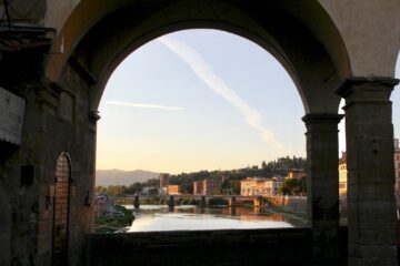 Il quartiere di San Niccolò a Firenze visto da ponte Vecchio